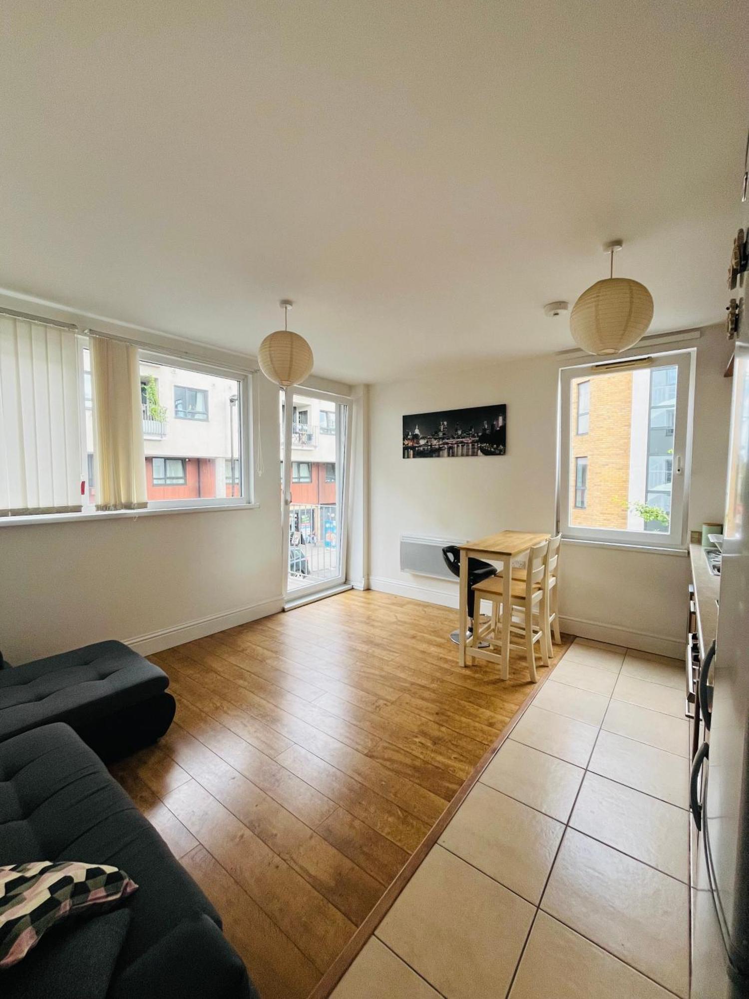 Apartamento London Modern Flat Near Transports Exterior foto